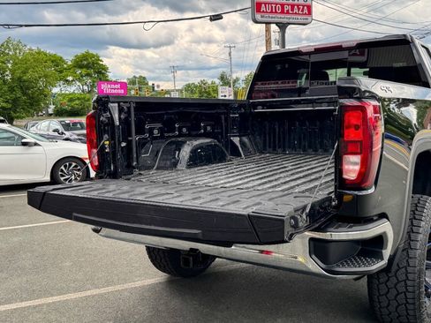 Used 2021 GMC Sierra 1500 SLE w/ Preferred Package AWD/4WD image 21