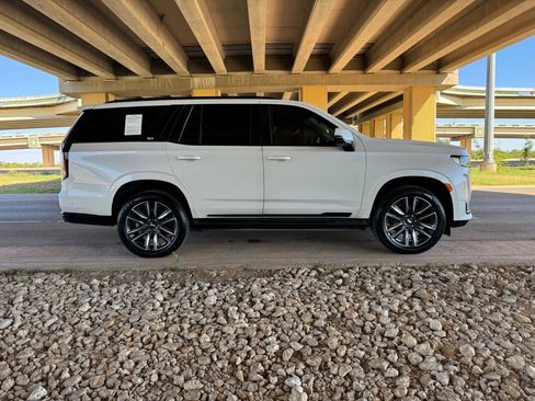 Used 2021 Cadillac Escalade Sport Platinum image 2