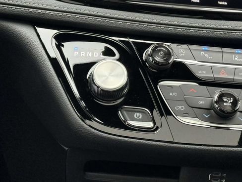 New 2026 Chrysler Pacifica Select w/ S Appearance Package AWD/4WD image 23