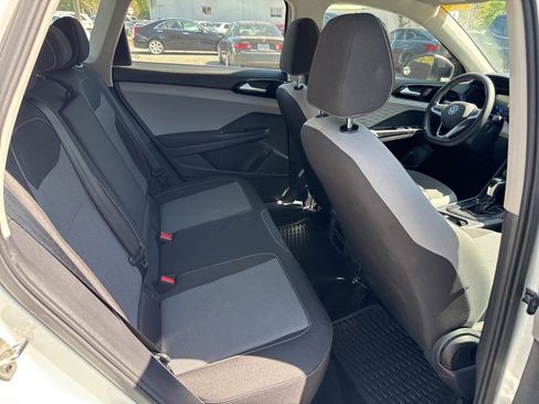 Used 2024 Volkswagen Taos S image 10