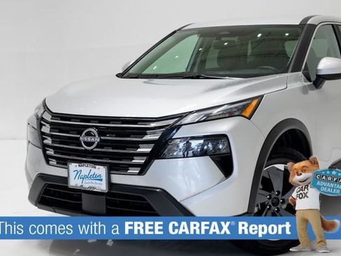 Used 2025 Nissan Rogue SV FWD image 2