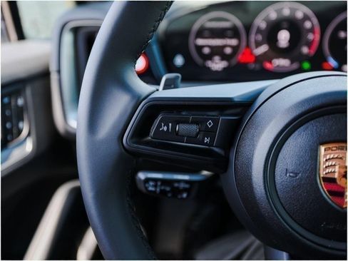 New 2025 Porsche Cayenne image 17