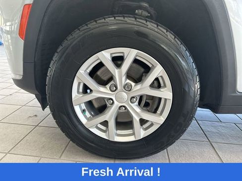 Used 2023 Jeep Grand Cherokee L Limited RWD image 11
