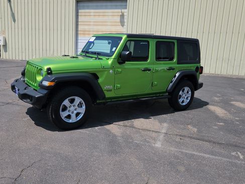 Used 2018 Jeep Wrangler Unlimited Sport S AWD/4WD image 4