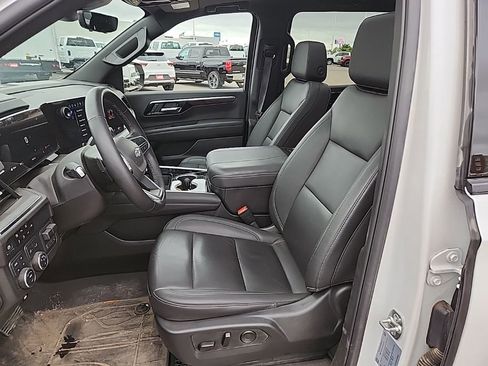 Certified 2025 Chevrolet Suburban Z71 w/ Z71 Off-Road Package AWD/4WD image 47