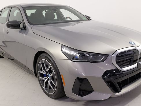 Used 2025 BMW i5 M60 image 22