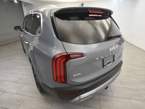 Used 2022 Kia Telluride SX w/ SX Prestige Package AWD/4WD image 3