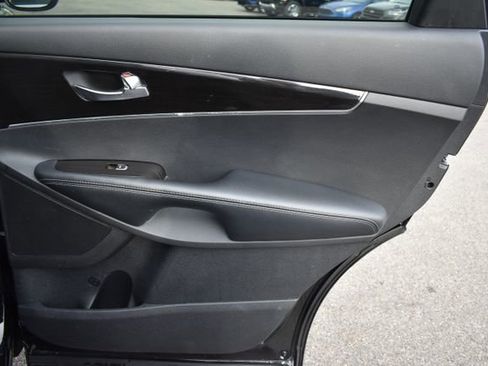 Used 2019 Kia Sorento L image 38