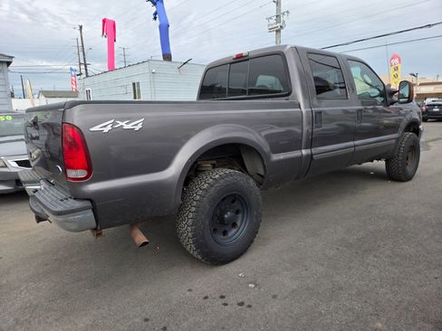 Used 2003 Ford F250 XLT image 4