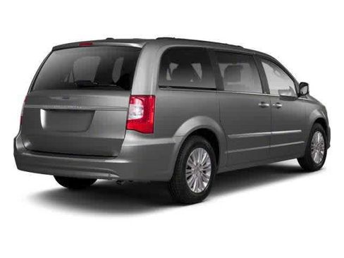 Used 2013 Chrysler Town & Country Limited w/ Luxury Group FWD image 2