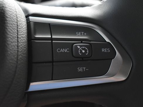 Used 2026 Jeep Compass Latitude AWD/4WD image 21