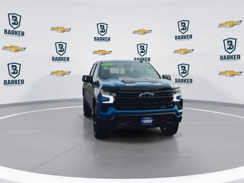 Used 2024 Chevrolet Silverado 1500 LT Trail Boss w/ LT Trail Boss Premium Package AWD/4WD image 3