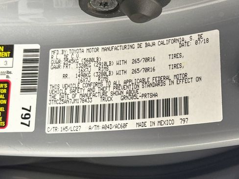 Used 2018 Toyota Tacoma TRD Off-Road AWD/4WD image 32