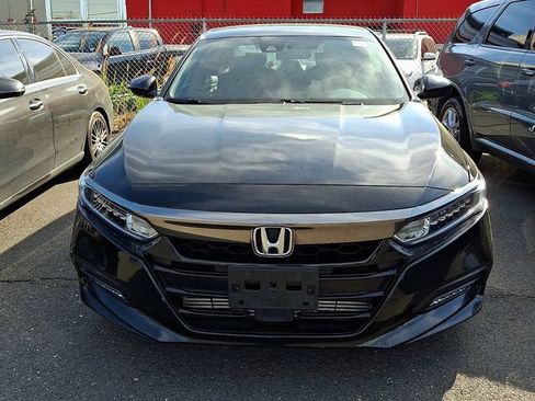 Used 2019 Honda Accord Sport image 2