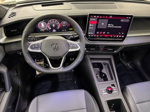 New 2026 Volkswagen Tiguan SE R-Line FWD image 13