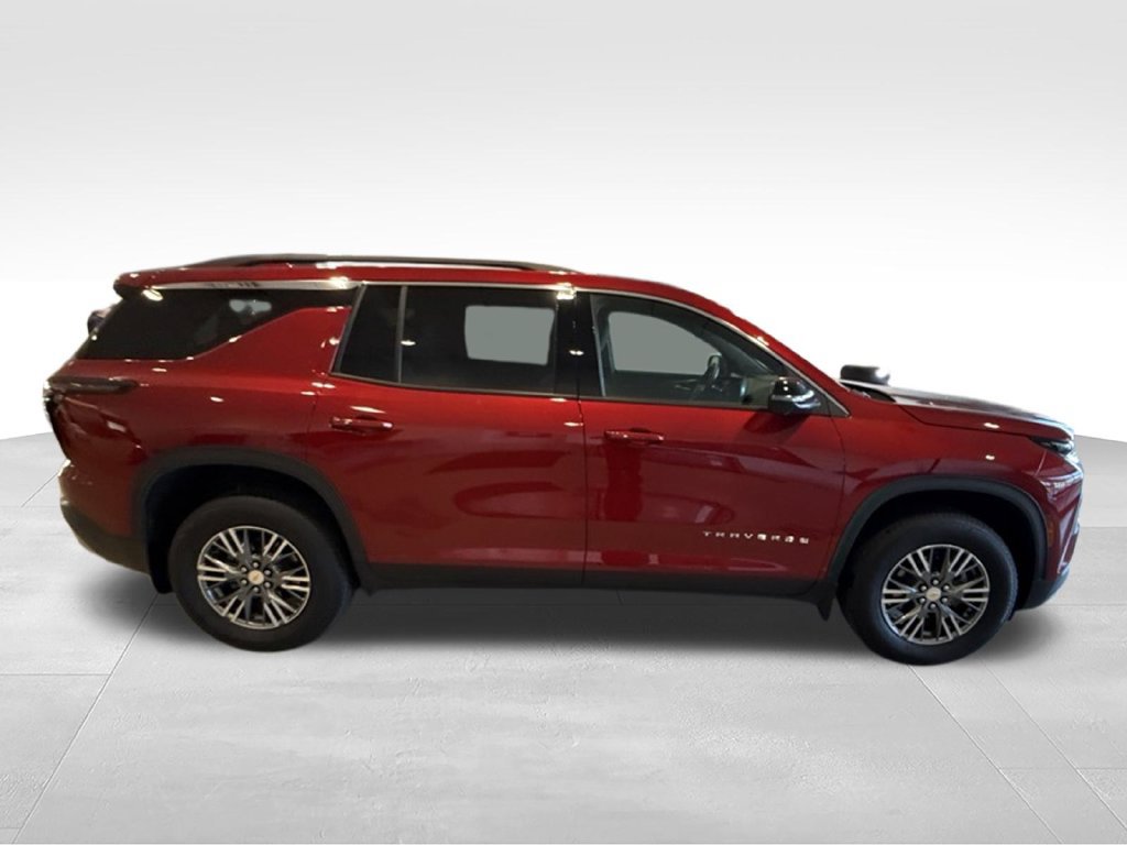 Used 2025 Chevrolet Traverse LT w/ Driver Confidence Package AWD/4WD image 8