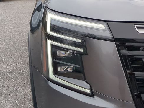 Used 2025 Nissan Armada PRO-4X image 8