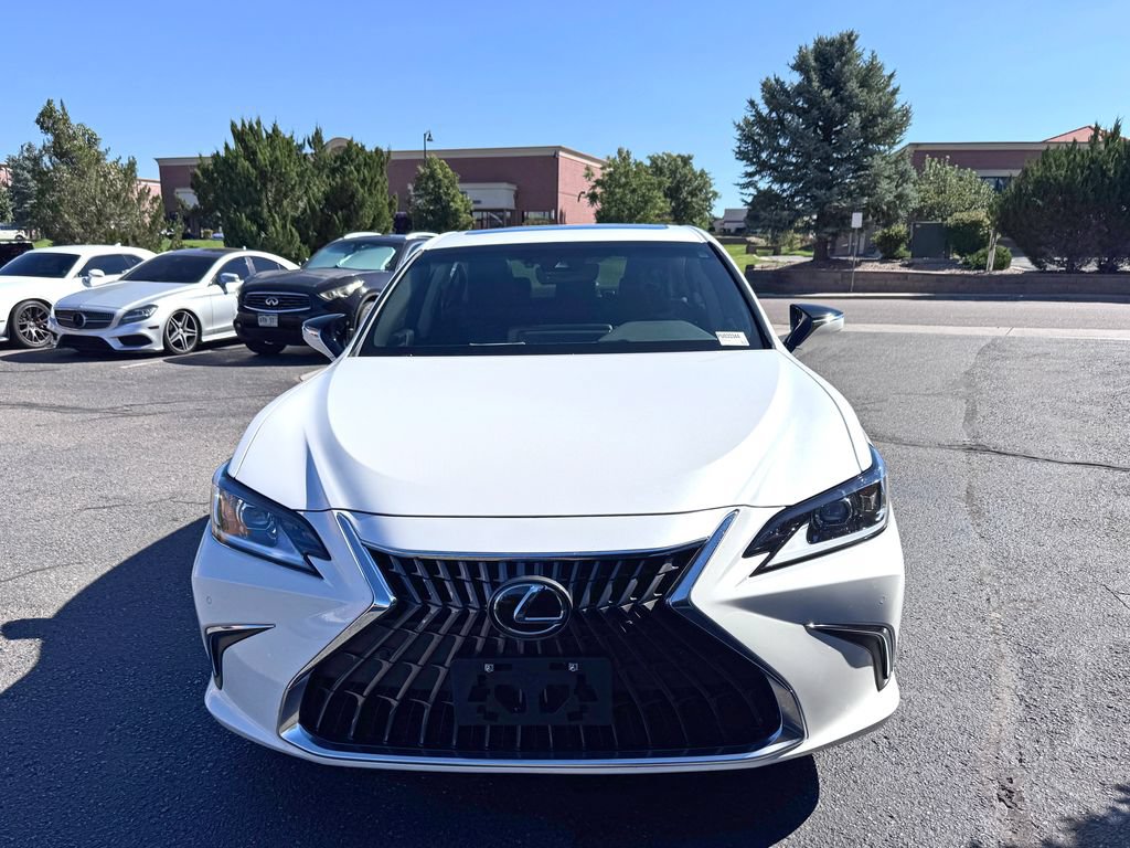 Used 2023 Lexus ES 300h w/ Premium Package FWD image 3