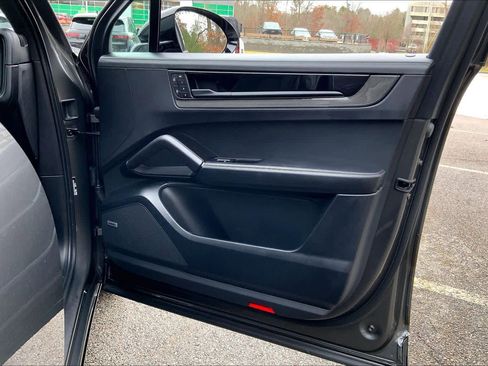 Used 2025 Porsche Cayenne GTS image 20