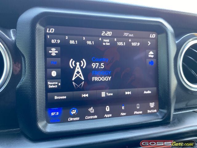 Used 2022 Jeep Wrangler Unlimited Sahara AWD/4WD image 11