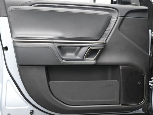 Used 2024 Rivian R1T Adventure image 9