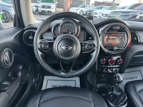Used 2017 MINI Cooper 2-Door Hardtop image 18
