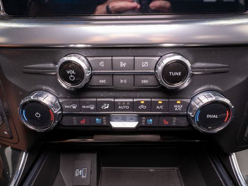 Used 2022 Ford F150 Lariat AWD/4WD image 28