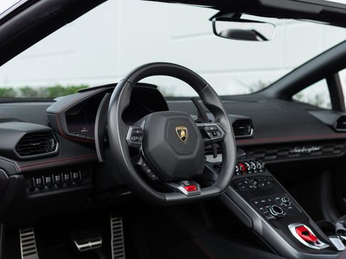 Used 2018 Lamborghini Huracan LP 580-2 image 5