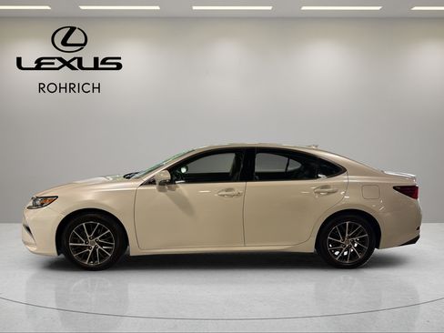 Used 2016 Lexus ES 350 w/ Navigation System Package FWD image 9