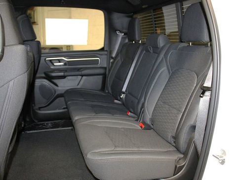 New 2026 RAM 1500 4x4 Crew Cab image 28
