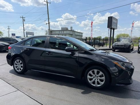 Used 2022 Toyota Corolla LE image 12