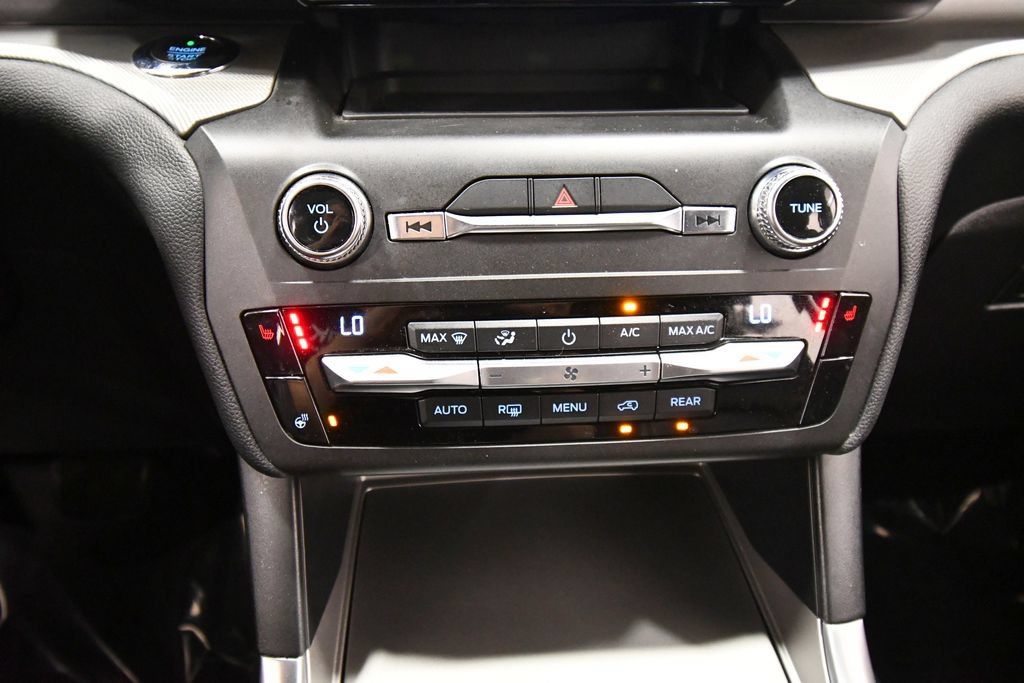 Used 2020 Ford Explorer XLT w/ Equipment Group 202A AWD/4WD image 25