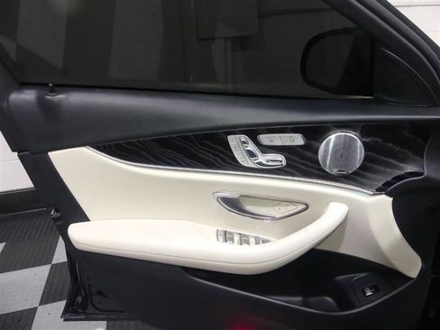 Used 2017 Mercedes-Benz E 300 4MATIC image 18