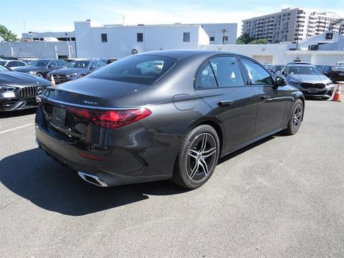 Used 2026 Mercedes-Benz E 350 4MATIC Sedan image 4