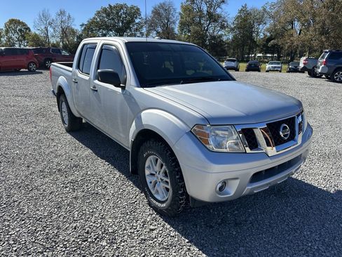 Used 2015 Nissan Frontier SV w/ SV Value Truck Package image 3