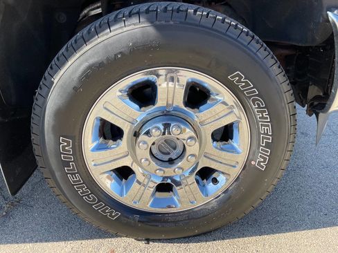 Used 2015 Ford F250 Lariat w/ Chrome Package image 10