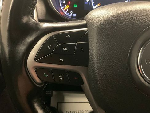 Used 2020 Jeep Grand Cherokee Altitude AWD/4WD image 25