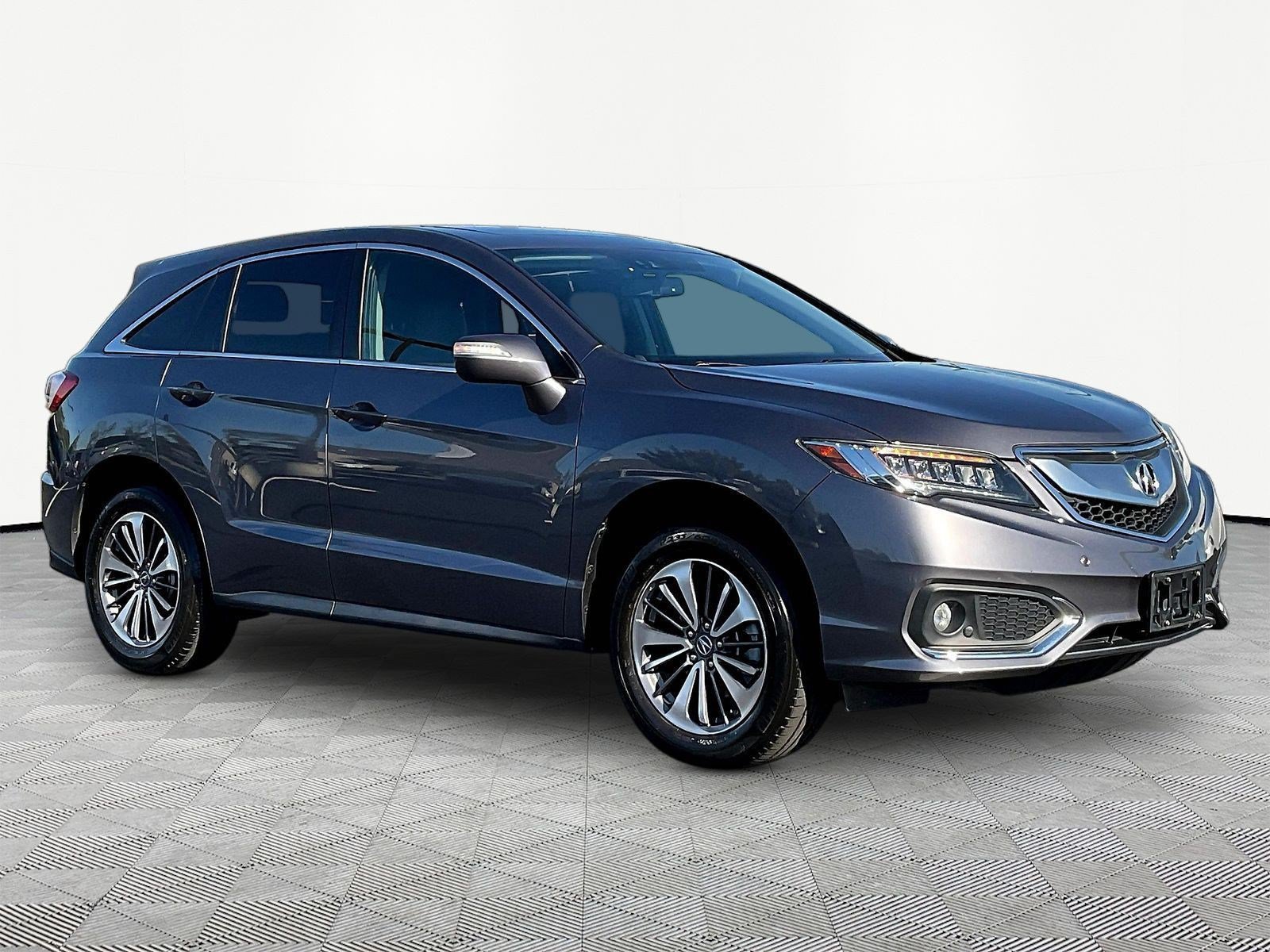 Used 2017 Acura RDX w/ Advance Package AWD/4WD image 3