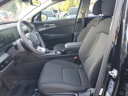 Certified 2025 Kia Sportage LX image 20