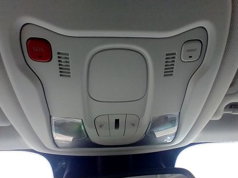 Used 2022 Jeep Renegade Limited image 25