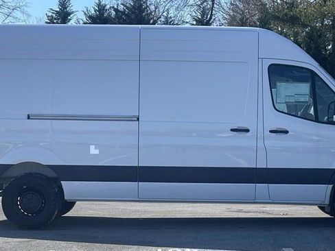 New 2025 Mercedes-Benz Sprinter 2500 image 3