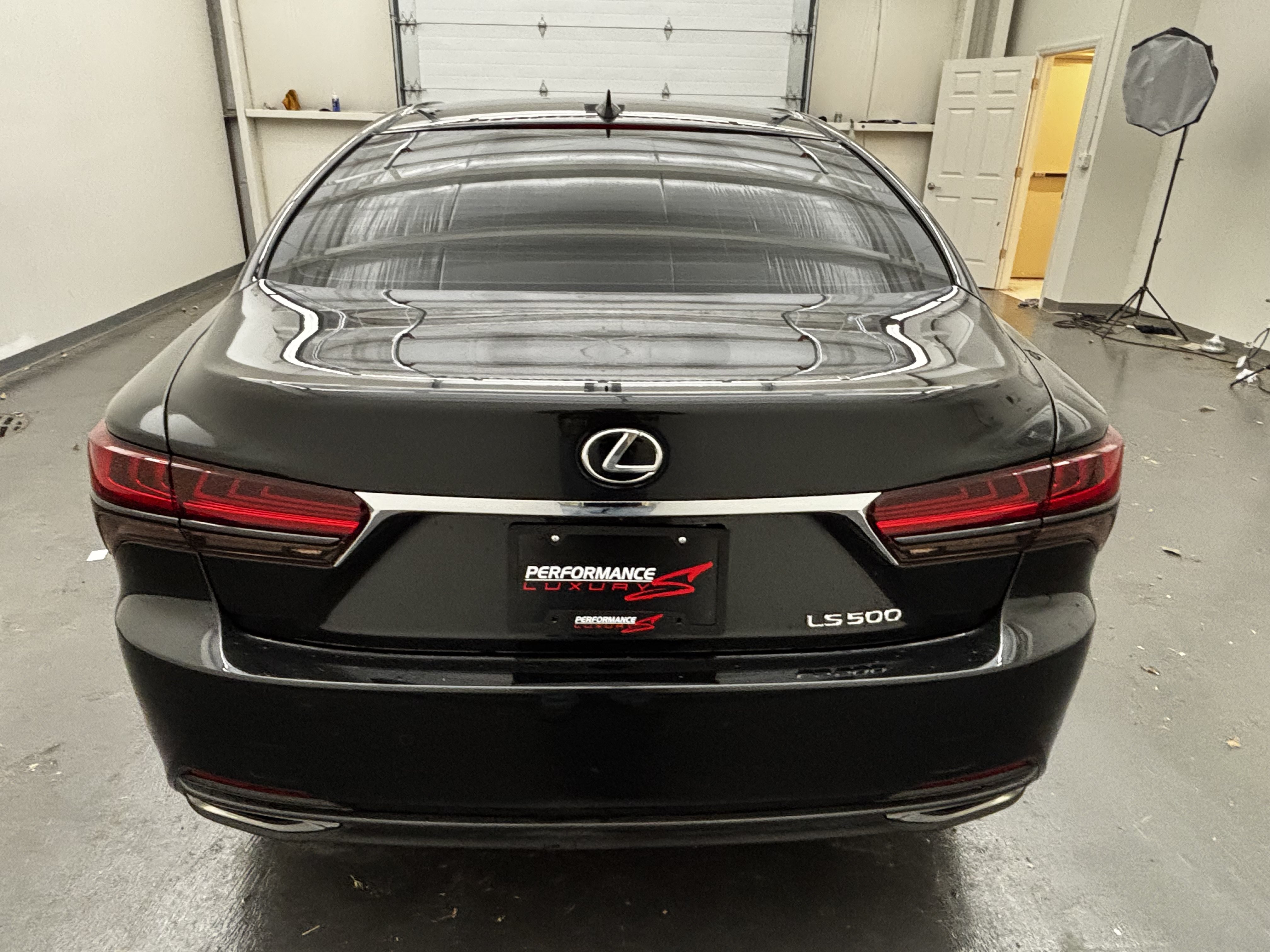 Used 2025 Lexus LS 500 w/ Accessory Package (Z1) RWD image 6