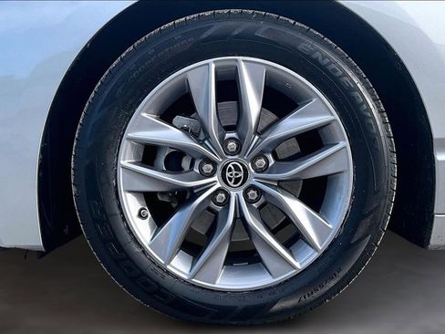 Used 2019 Toyota Avalon XLE image 33