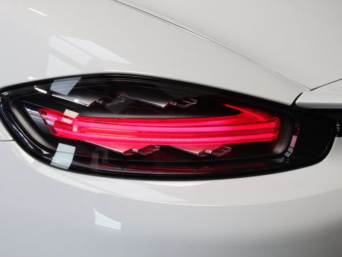 Used 2021 Porsche 718 Boxster w/ Premium Package RWD image 38