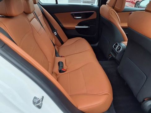 Used 2025 Mercedes-Benz C 300 4MATIC Sedan image 19