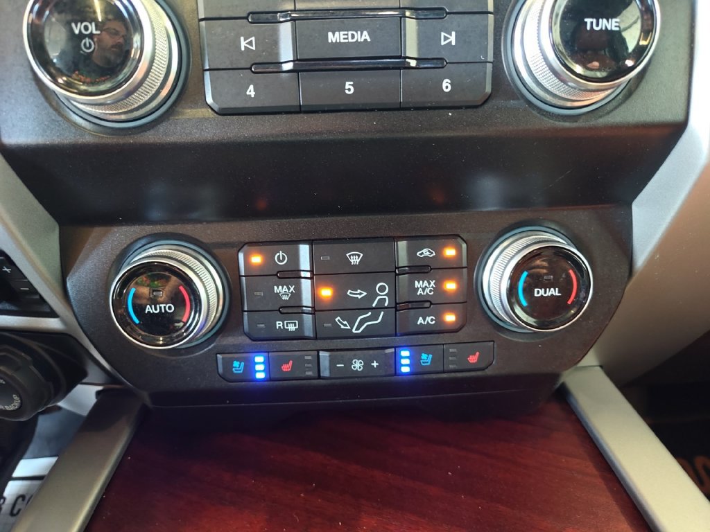 Used 2020 Ford F350 King Ranch w/ King Ranch Ultimate Package AWD/4WD image 23