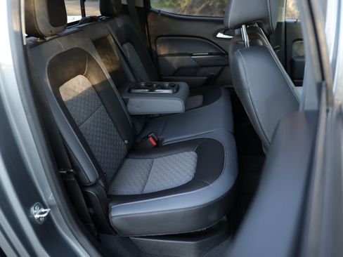 Used 2021 Chevrolet Colorado Z71 RWD image 32
