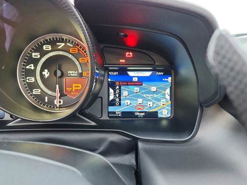 Used 2021 Ferrari F8 Tributo image 32