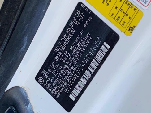 Used 2010 BMW 335i Convertible image 10