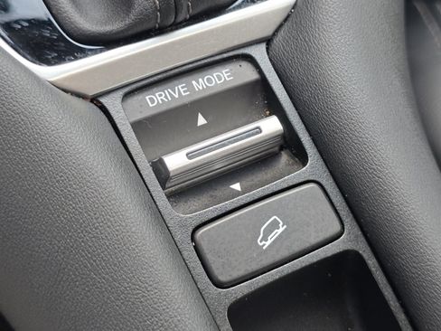 Used 2024 Honda HR-V EX-L image 11